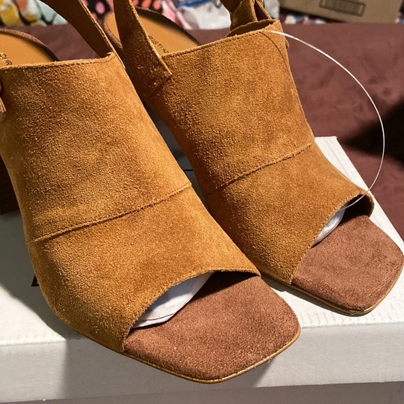 *****PRICE IS FIRM*****Camel ColorLeather Slingbacks Christian Di Riccio. NWT! - Picture 15 of 16